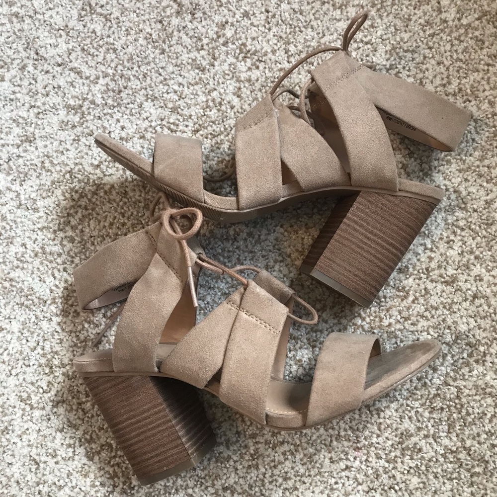 Chunky Heel Tan